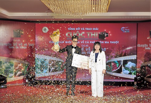 Tác phẩm “Quê Nhà – Hometown” của tác giả Trần Anh Đạt, thôn 11, xã Ea Wy, huyện Ea H’Leo, tỉnh Đắk Lắk đạt giải Nhất cuộc thi Video Clip giới thiệu về Cà phê Buôn Ma Thuột